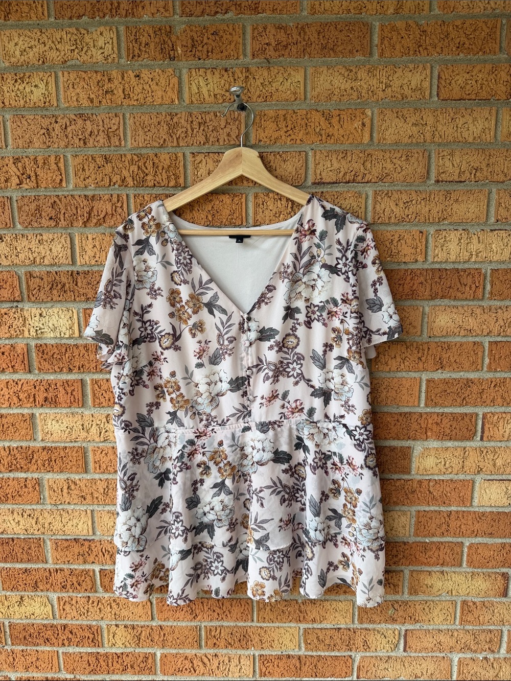 Torrid Womens Blouse Size 2 Cream Neutral Floral Peplum Short Sleeve Top